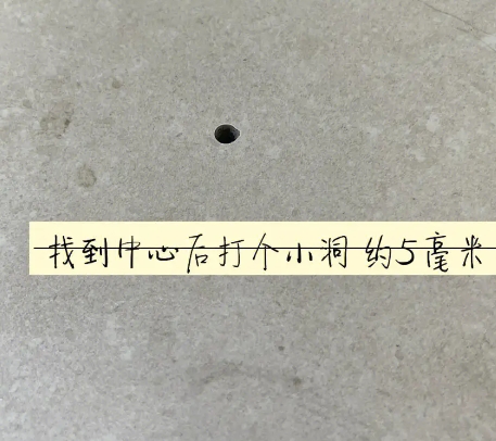 乌兰察布瓷砖空鼓维修公司专业解答在瓷砖铺贴过程中，如果砂料搅拌不均匀，将会带来以下问题